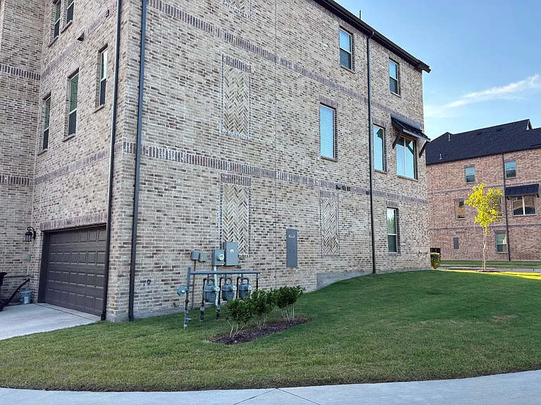 8487 Challenger Ln — Photo 48
