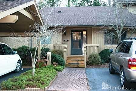 1st image of 302 Laurel Oak Ln