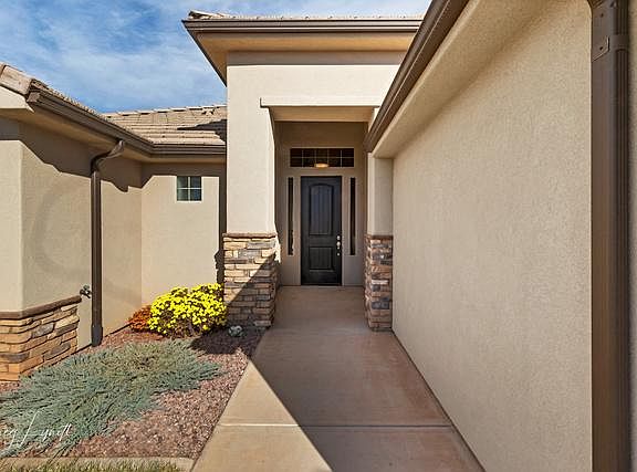 4th image of 479 E Summer Storm Ln