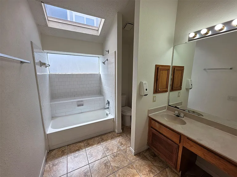11726 Plumbrook Dr — Photo 13