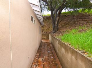 8910 Hillrose St, Sunland, CA 91040