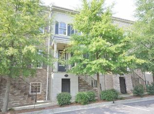 1063 Pearl Point NE, Sandy Springs, GA 30328