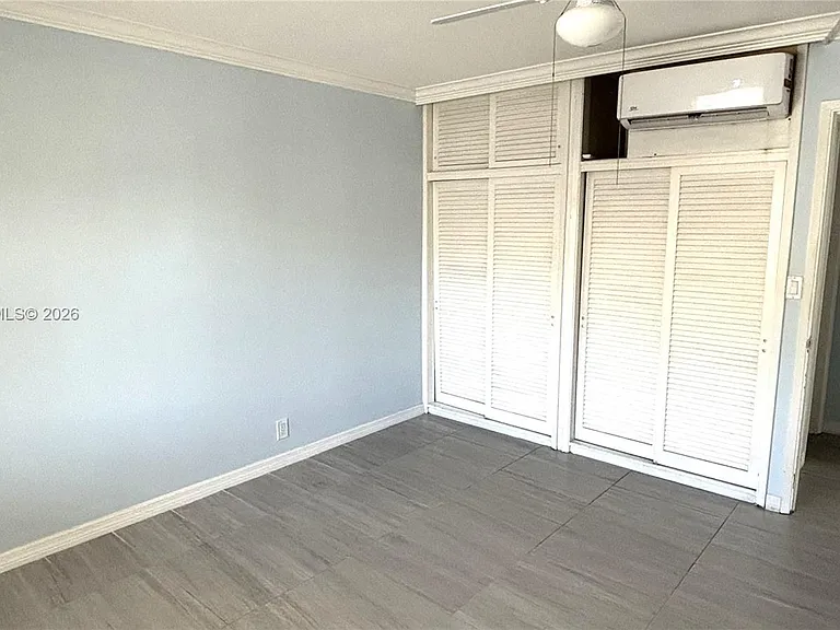 601 S 19th Ave #10 — Photo 9