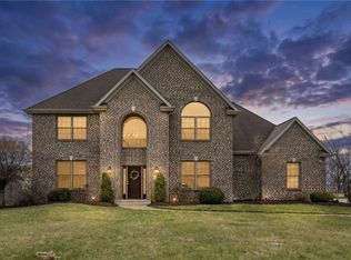 2094 Laurel Ridge Dr, Clairton, PA 15025