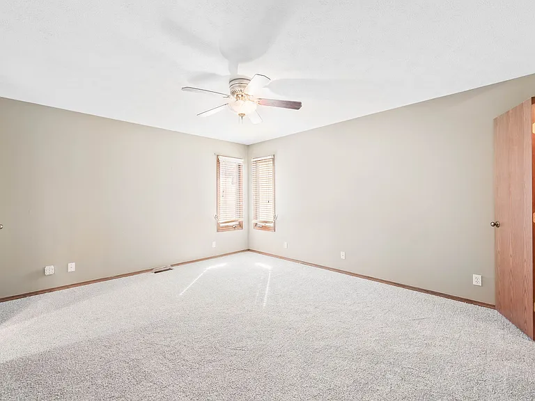 1814 N Redbarn Ln — Photo 9