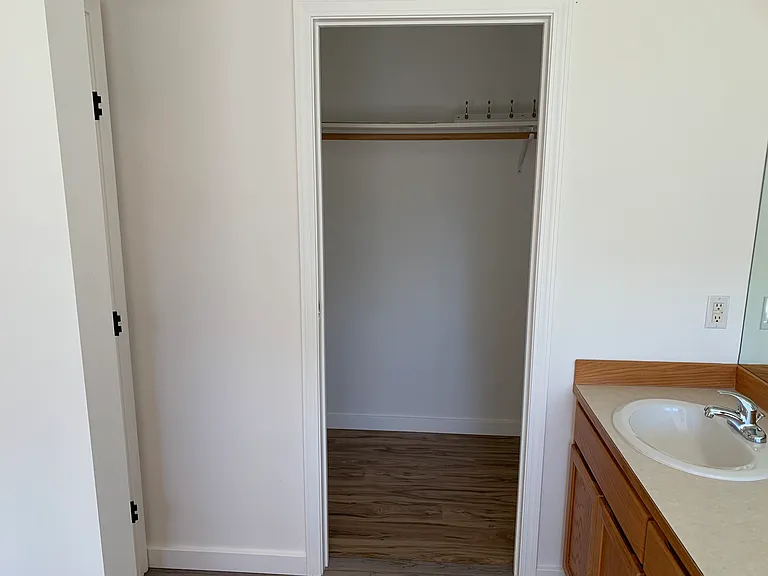 2491 Aviation Dr — Photo 6