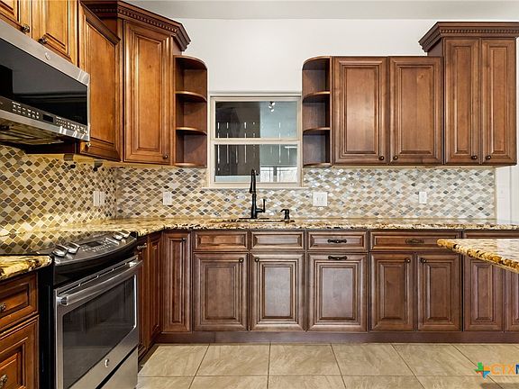 4th image of 237 Wild Oak Dr
