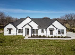 1932 Ash Creek Dr S, Azle, TX 76020