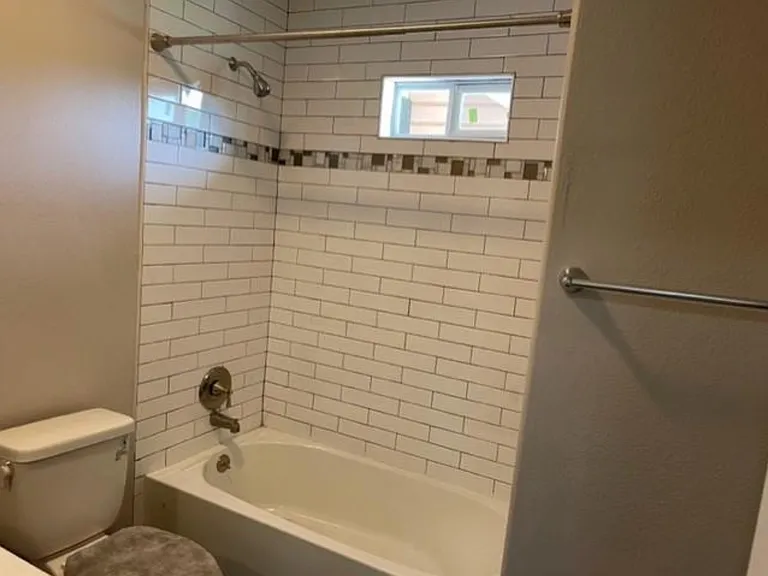 221 Woodbridge Way — Photo 8