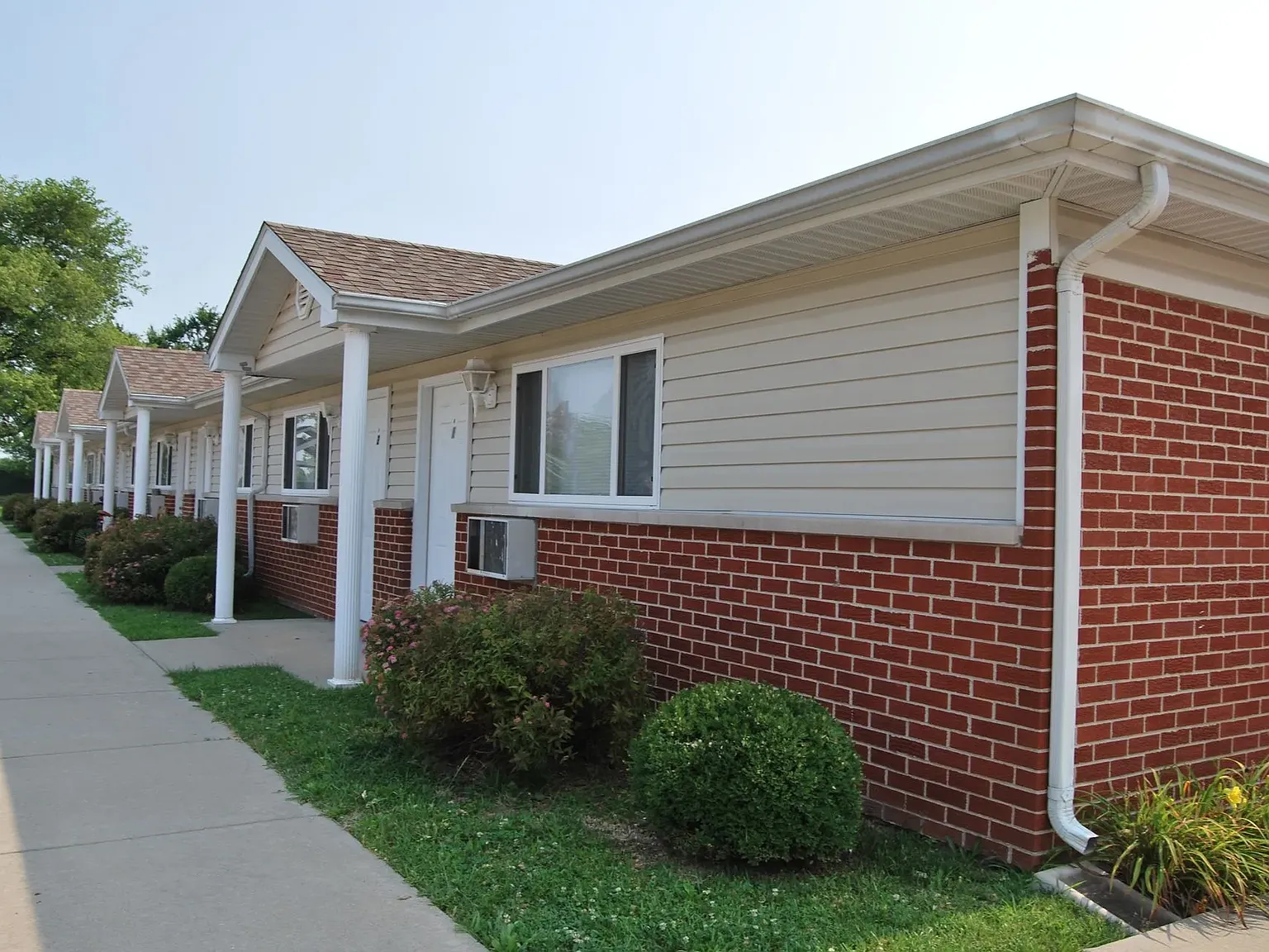 Cornerstone Apartments — Photo 2