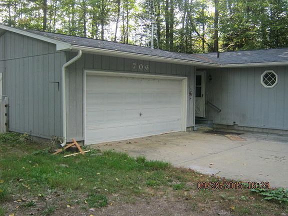3rd image of 706 Deer Run Blvd