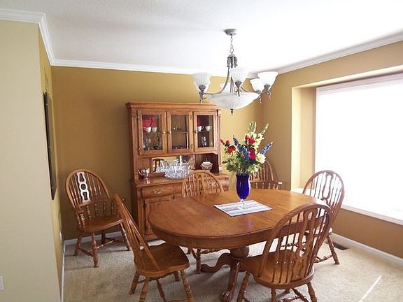 Dining Room with Crown Molding