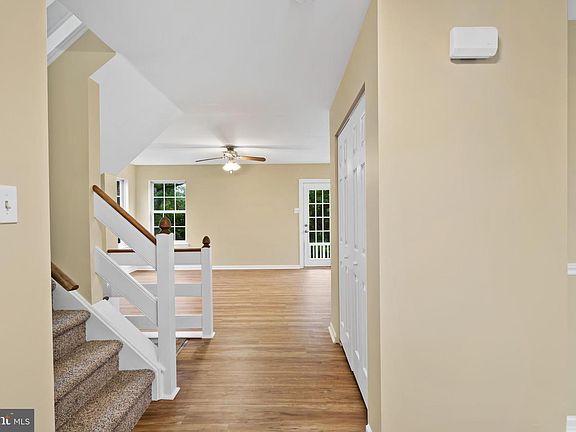 5th image of 806 Elizabeth Ct