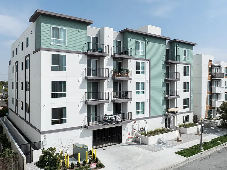The Peake Apartments — Photo 35