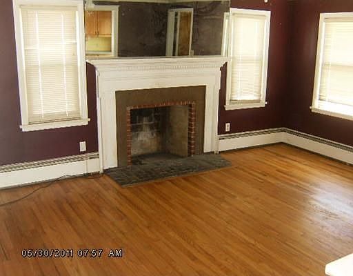 2nd image of 25 Knight St