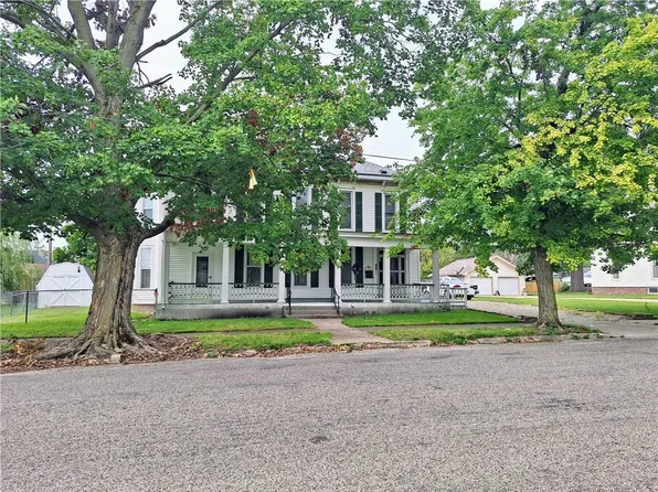 417 Prairie St, Paris, IL 61944