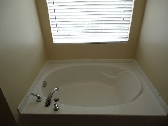 416 Magna Dr — Photo 11