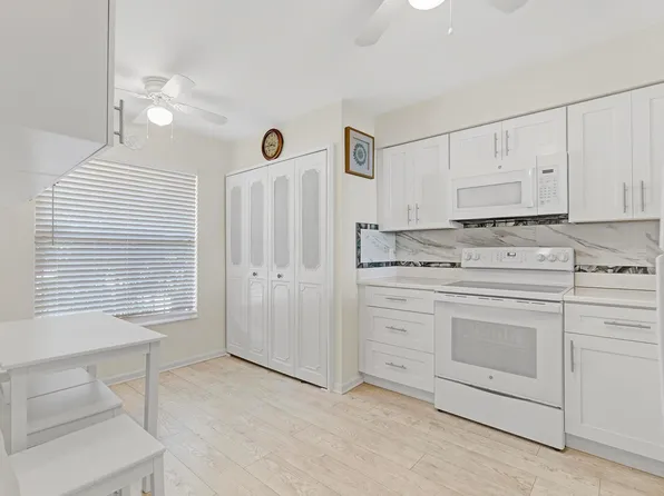 14575 Bonaire Boulevard #202, Delray Beach, FL 33446