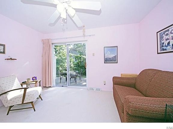 5th image of 624 Candleberry Ct APT B