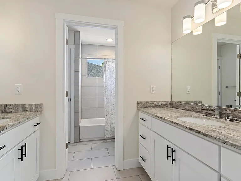 414 E 8800 S — Photo 25
