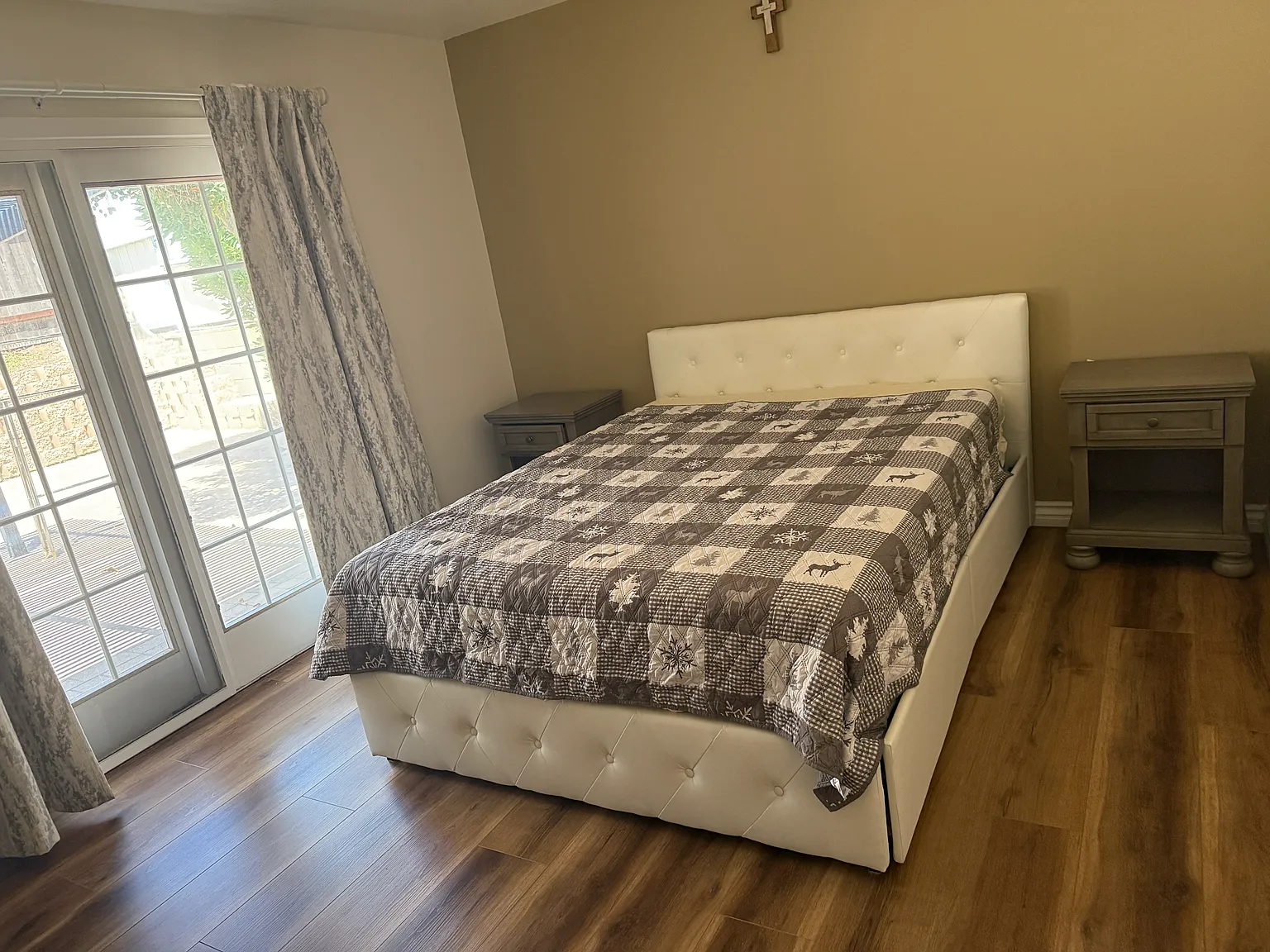 3 bed, 1370 sqft, $4,250 — Photo 4