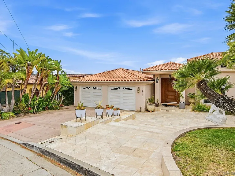 1011 Avenida Amantea — Photo 4