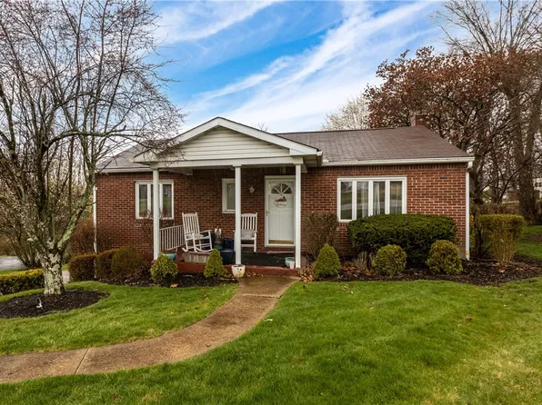 49 Herbst Rd, Coraopolis, PA 15108