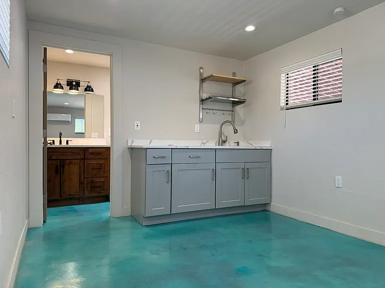 426 S Stratford Dr — Photo 37