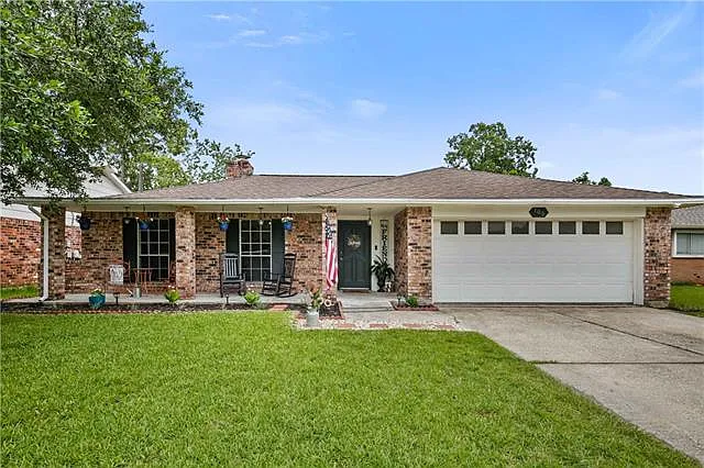 4 bed, 2.0 bath, 1774 sqft, $2,200 — Photo 1