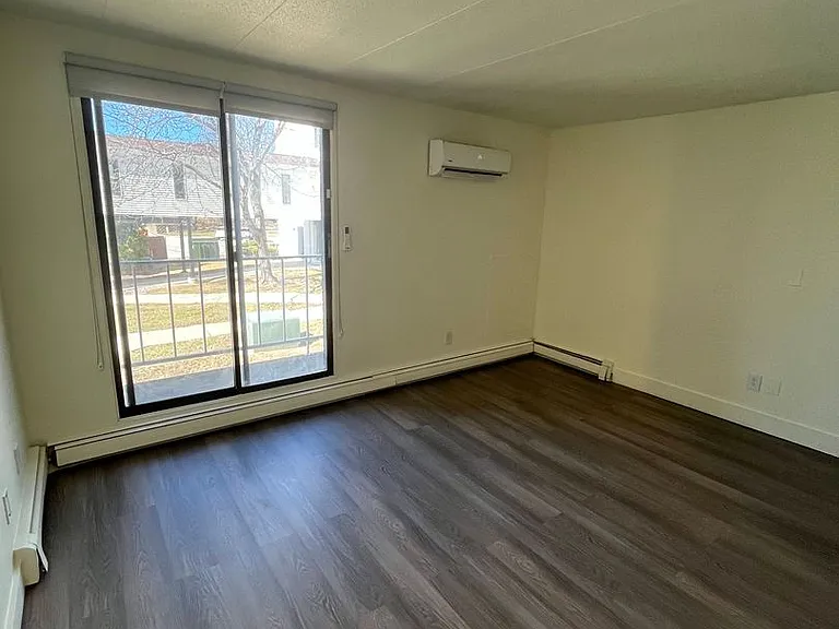 Sycamore Place Apartments — Photo 28