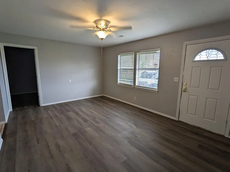 417 W Pulaski St — Photo 18
