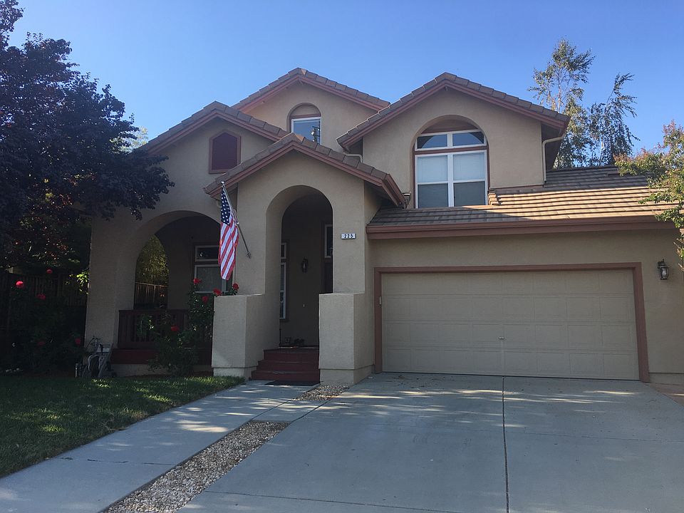 1st image of 225 Cosmo Ave