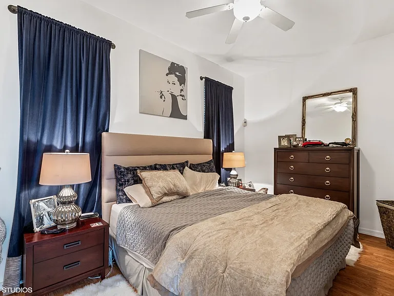 2042 W Crystal St #2R — Photo 4