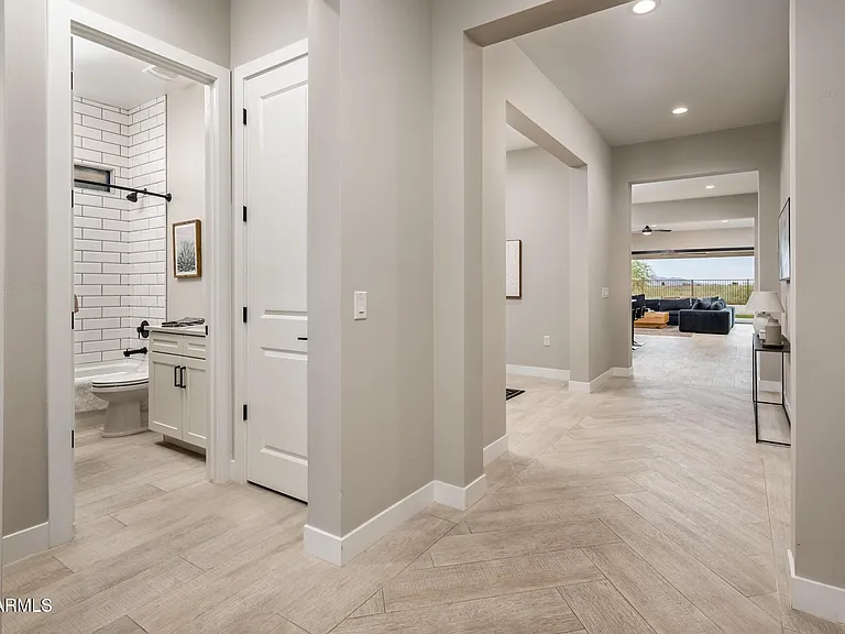 6615 E Libby St — Photo 3