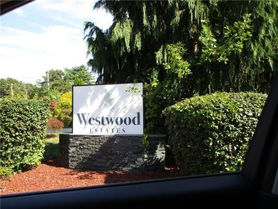 3 Lear Dr, Coventry, RI, 02816