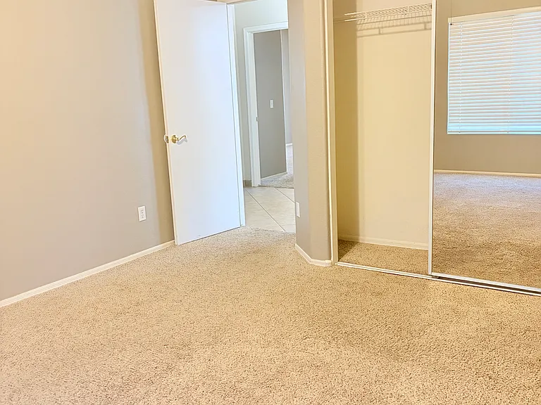 1042 E Canyon Way — Photo 32