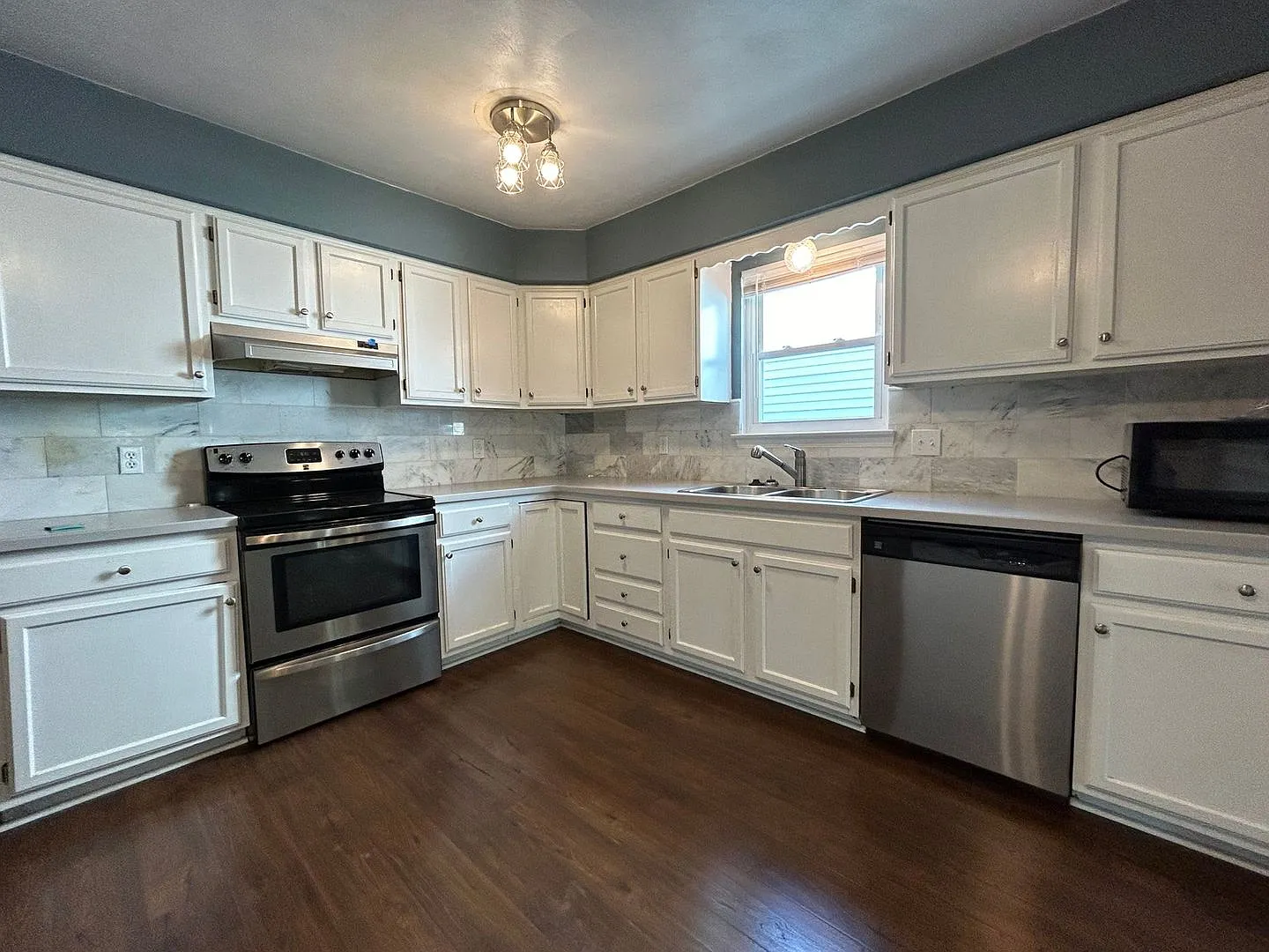 3-Bedroom Home in Virginia Beach's Ocean Lakes Community! — Photo 3