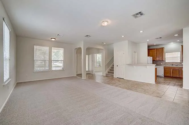 1115 Rawhide Trl — Photo 28