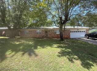 309 N 25th St, Ozark, AR 72949