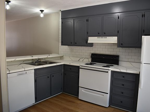 2nd image of 3126 Arcadia Dr #B