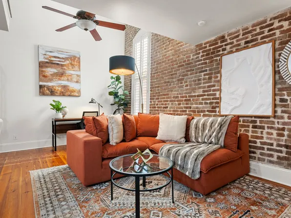 377 King St #206, Charleston, SC 29401