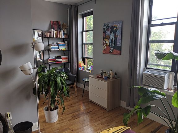 3rd image of 650 Park Pl #4B