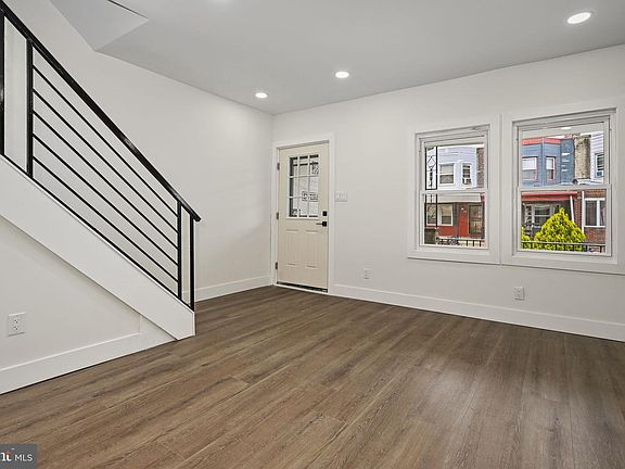 5th image of 2649 S Hobson St