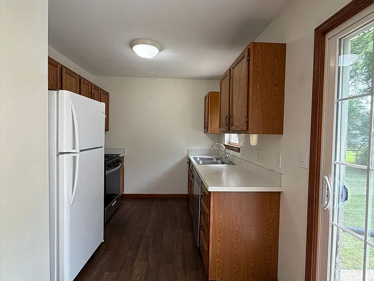 819 Colonial Manor Dr — Photo 8