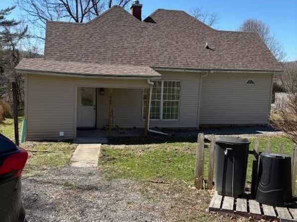 3604 Underwood Ave, Farmington, WV 26571
