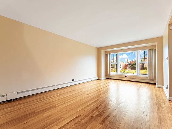 4th image of 8614 S Prairie Ave