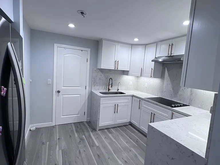 437 Canyon Dr #B — Photo 3