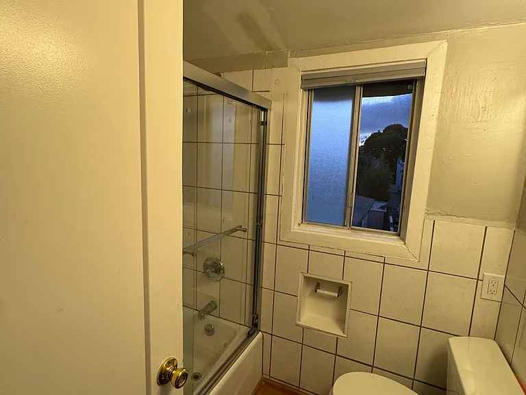 2118 California St #B — Photo 6
