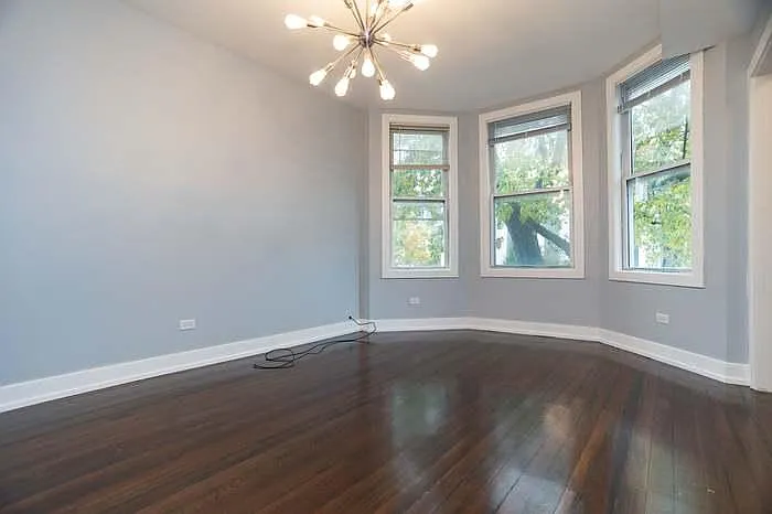 2657 N Ridgeway Ave — Photo 4