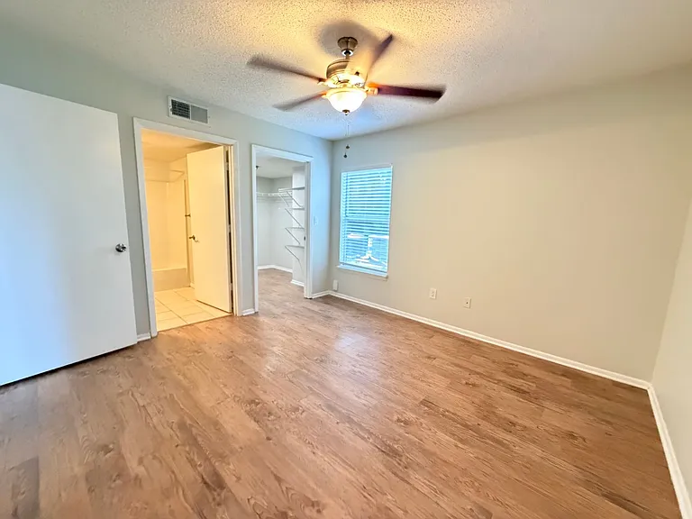 Glenbrooke Apartments — Photo 19